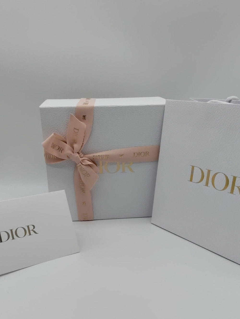 DIOR BEAUTÉ Mother's Day 2026 Gift Set Box Bag Ribbon Full Presentation